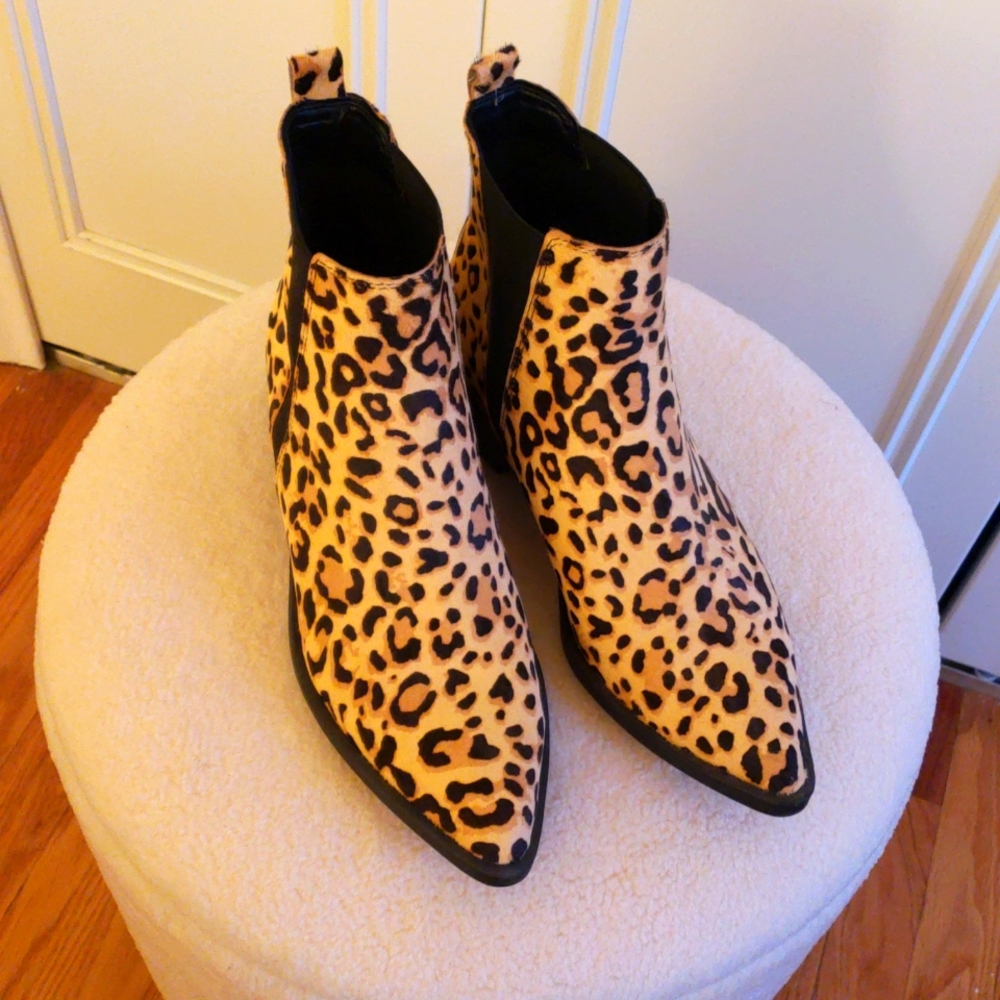 Steve Madden leopard boots